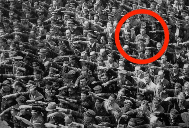Chuyện tình của người Đức duy nhất không chào Hitler Người đàn ông Đức duy nhất không chào Hitler