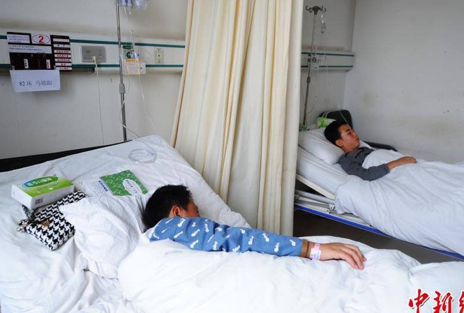 Gặp sự cố lúc diễn tập phòng cháy, gần 200 người nhập viện Các nạn nhân nhập viện vì gặp sự cố diễn tập phòng cháy. Ảnh: Chinanews