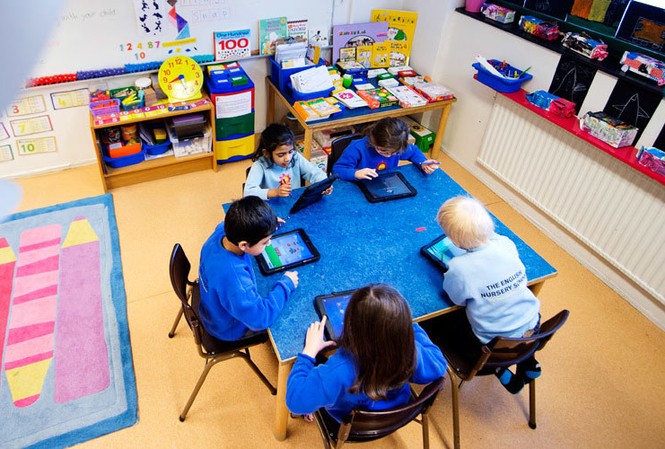 Giật mình bài tập viết thư tuyệt mệnh của học sinh Thụy Điển Trường học Thụy Điển giao bài tập viết thư tuyệt mệnh cho học sinh.