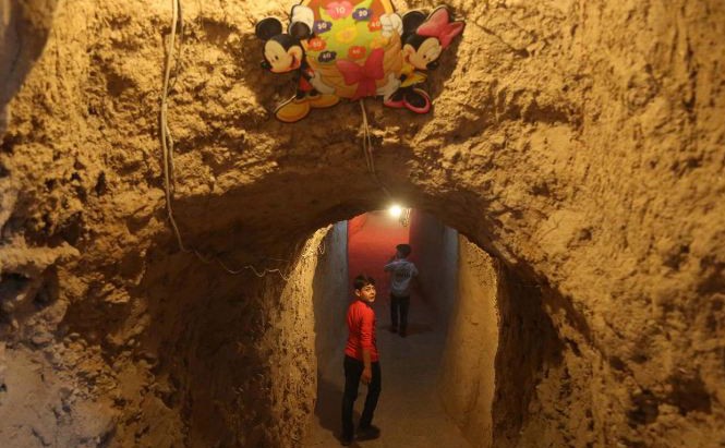 Tận thấy công viên dưới lòng đất ở Syria Công viên "Vùng đất Tuổi thơ" nằm dưới lòng đất