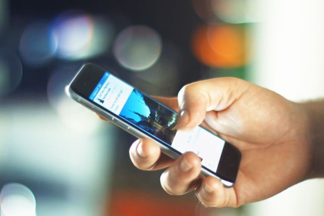 Bị cảnh sát bắt oan vì lỗi dịch ngớ ngẩn của Facebook Hình minh họa.