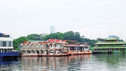 Yêu cầu đình chỉ hoạt động bến du thuyền hồ Tây TP Hà Nội yêu cầu các đơn vị khẩn trương đình chỉ hoạt động bến thủy hồ Tây để xử lý môi trường nước hồ Tây