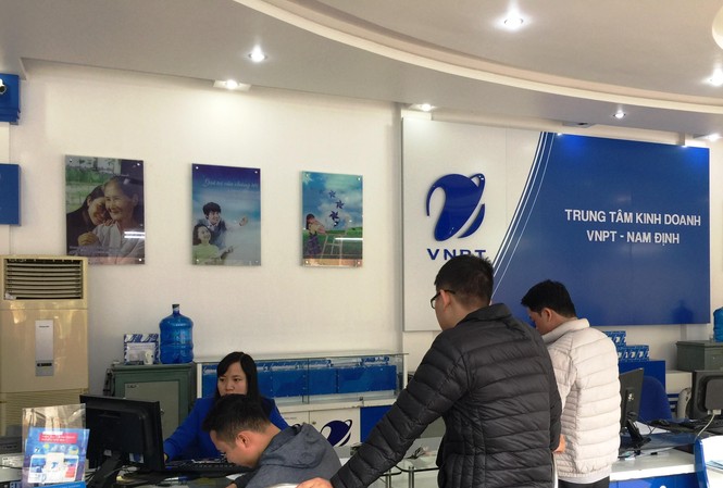 Chuyển mạng giữ số: Nhiều khách hàng ôm 'cục tức' Nhiều khách hàng Vinaphone chi nhánh Nam Định phản ánh bị gây khó dễ khi chuyển đổi sang nhà mạng khác