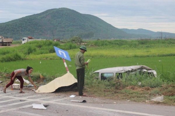 Cụ bà chết thảm trong tai nạn liên hoàn Vụ tại nạn khiến 1 người tử vong tại chỗ.