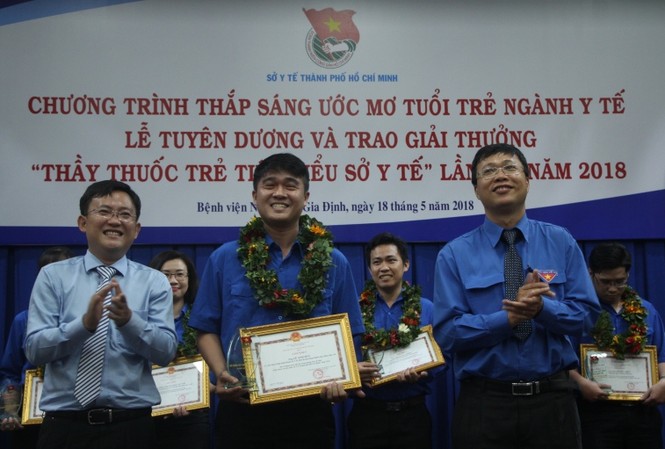 Tuyên dương 31 thầy thuốc trẻ tiêu biểu Sở Y tế TPHCM Tuyên dương 31 thầy thuốc trẻ tiêu biểu Sở Y tế TPHCM
