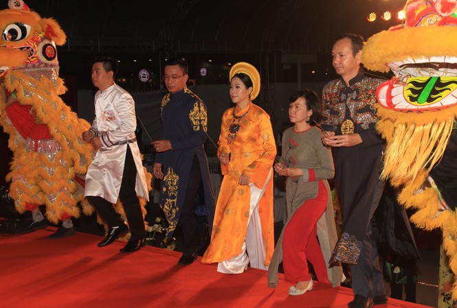 NSND Trần Hiếu, Ngọc Giàu và các thế hệ nghệ sỹ TPHCM tri ân tổ nghiệp sân khấu NSND Trần Hiếu, Ngọc Giàu và các thế hệ nghệ sỹ TPHCM tri ân tổ nghiệp sân khấu