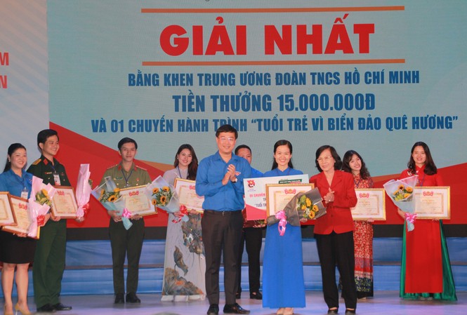 Cao Thị Hải Vân về nhất Hội thi Báo cáo viên giỏi toàn quốc năm 2019 Cao Thị Hải Vân về nhất Hội thi Báo cáo viên giỏi toàn quốc năm 2019