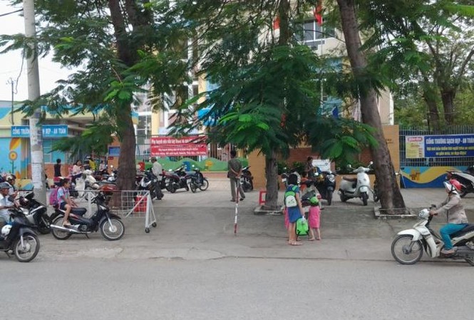 Xác minh thông tin giáo viên bị tố dùng bút đâm vào tai trẻ Xác minh thông tin giáo viên bị tố dùng bút đâm vào tai trẻ