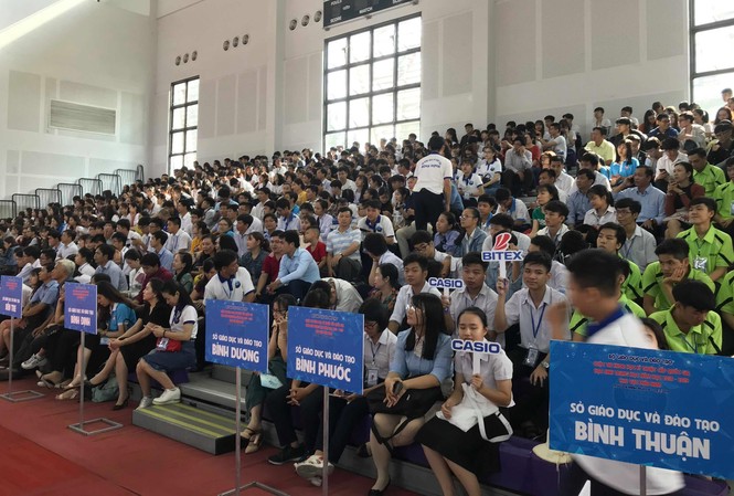 Bộ GD&ĐT lên tiếng vụ đề tài đoạt giải Khoa học bị tố kém chất lượng Bộ GD&ĐT sẽ thành lập Hội đồng thẩm định lại các đề tài đoạt giải khoa học