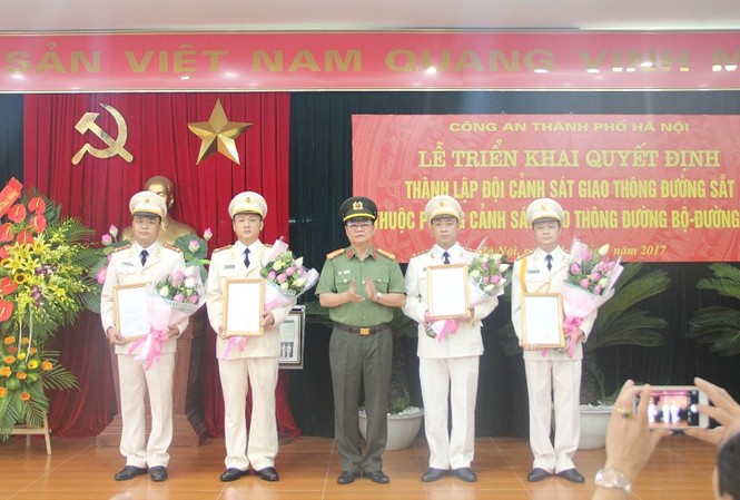 Công an Hà Nội thành lập Đội CSGT đường sắt Công an Hà Nội thành lập Đội CSGT đường sắt.