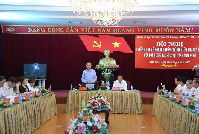 Kỷ luật 190 cán bộ, đảng viên liên quan tới tham nhũng Toàn cảnh buổi làm việc của Bộ trưởng Công an với Tỉnh ủy Nam Định.