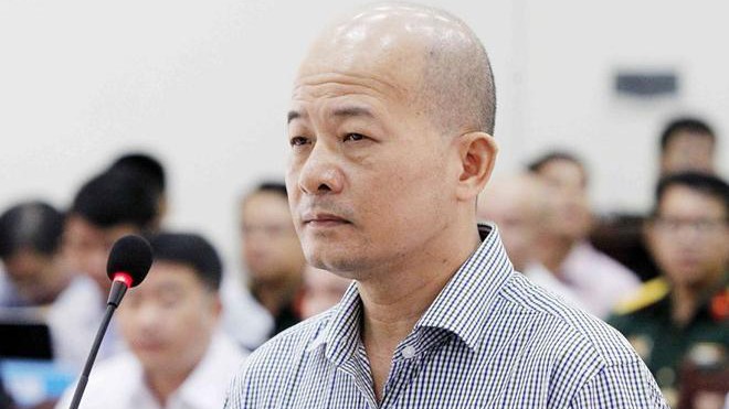 Út trọc bị khởi tố về tội 'Lợi dụng chức vụ... để trục lợi' Bị can Đinh Ngọc Hệ.
