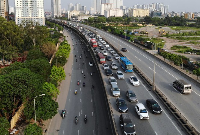 Người dân trở lại thủ đô sau 5 ngày nghỉ lễ, giao thông Hà Nội kẹt cứng Người dân trở lại thủ đô sau 5 ngày nghỉ lễ, giao thông Hà Nội kẹt cứng