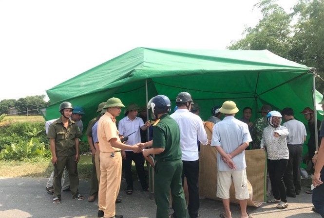 Xe tải chở cơm gây tai nạn liên hoàn ở Hải Dương, 5 người thương vong Xe tải chở cơm gây tai nạn liên hoàn ở Hải Dương, 5 người thương vong