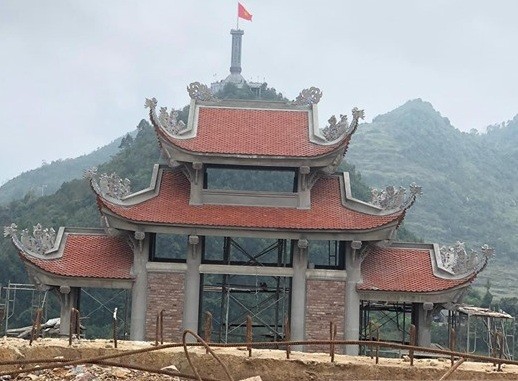 Cận cảnh siêu dự án 'bạt núi' làm du lịch ở Lũng Cú vừa bị đình chỉ Cận cảnh siêu dự án 'bạt núi' làm du lịch ở Lũng Cú vừa bị đình chỉ