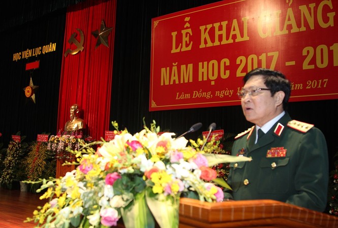 Học viện Lục quân rèn nghiêm, học nghiêm Đại tướng Ngô Xuân Lịch phát biểu chỉ đạo tại lễ khai giảng năm học mới của Học viện Lục quân, sáng 15/9