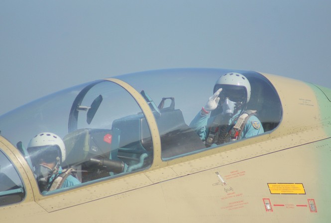 Bốn tiêm kích Su-30MK2 của Không quân Việt Nam đồng loạt xuất kích Ảnh: Nguyễn Minh