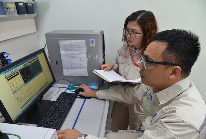 Nơi nở rộ 'bông hoa sáng kiến' trị giá tỷ đồng Những đoàn viên - kỹ sư trẻ của nhà máy lọc dầu Dung Quất hào hứng với phong trào Tuổi trẻ sáng tạo.