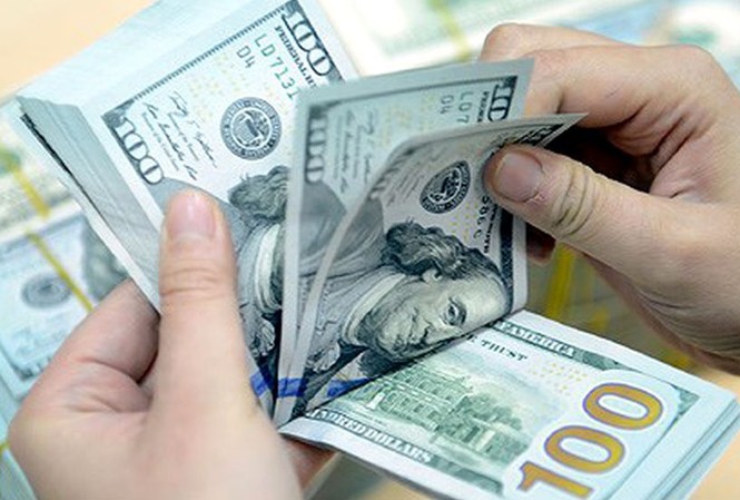 Ngân hàng đồng loạt nâng giá USD Tỷ giá trung tâm quay đầu tăng cao trở lại. ảnh minh hoạ