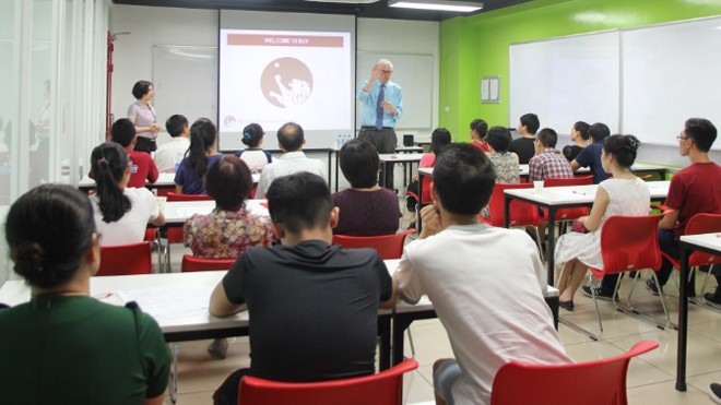 Rút ngắn con đường du học Anh Quốc Học sinh tham dự lớp học mẫu tại Ngày hội Thông tin tuyển sinh