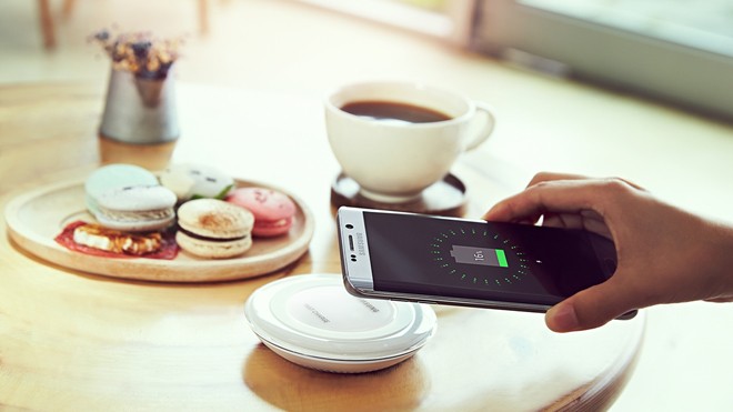 SAMSUNG chính thức giới thiệu Galaxy S6 Edge + tại Việt Nam SAMSUNG chính thức giới thiệu Galaxy S6 Edge + tại Việt Nam