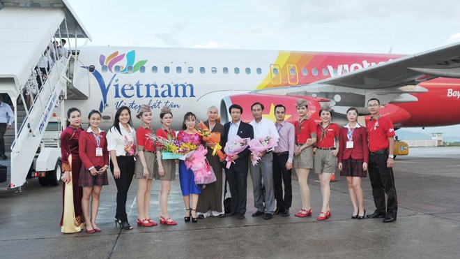 Lãnh đạo Vietjet đón trung thu cùng trẻ em cơ nhỡ Đoàn công tác tới Thành phố Quy Nhơn