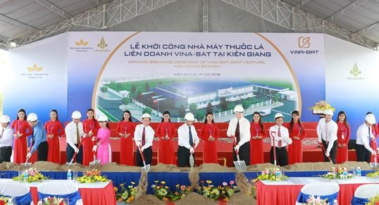 Kiên Giang đón các dự án lớn Nhà máy liên doanh VINA-BAT tại Kiên Giang sẽ góp phần thực hiện mục tiêu ngăn ngừa và giảm thiểu việc tiêu thụ thuốc lá điếu nhập lậu kém chất lượng. Ảnh: Việt Dũng