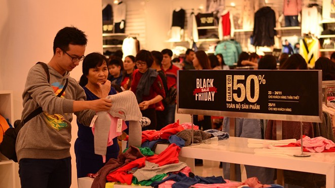 Vincom “thất thủ” ngày Black Friday Black Friday tại Vincom Mega Mall Royal City (Hà Nội)…