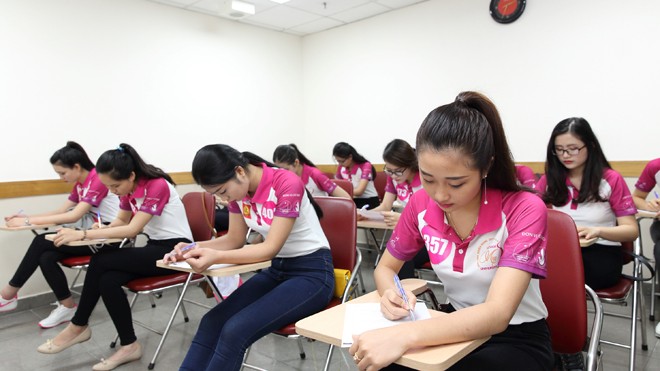30 thí sinh vòng chung kết cuộc thi 'Nữ sinh viên Việt Nam duyên dáng 2016' 30 thí sinh chung kết VMU 2016 kiểm tra TA tại VUS