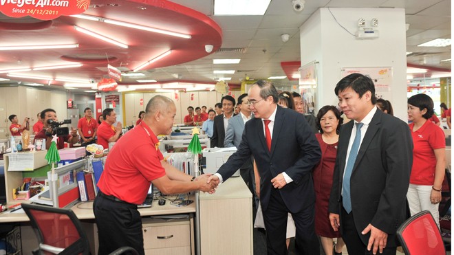 Chủ tịch Uỷ ban Trung ương Mặt Trận Tổ Quốc Việt Nam thăm Vietjet Chủ tịch Uỷ ban Trung ương Mặt Trận Tổ Quốc Việt Nam thăm Vietjet
