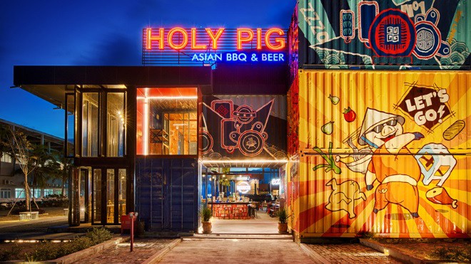 'Đập hộp' nhà hàng container siêu khủng Holy Pig xuất hiện tại Đà Nẵng Toàn cảnh bên ngoài nhà hàng