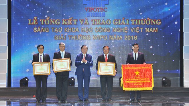 Chủ tịch tập đoàn GFS nhận bằng khen của Thủ tướng Chính phủ Chủ tịch tập đoàn GFS nhận bằng khen của Thủ tướng Chính phủ