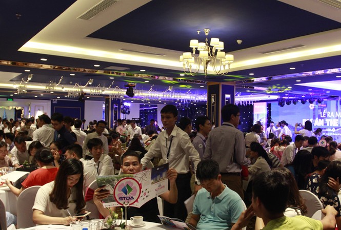 Có hay không nhà hơn 1 tỉ đồng được thừa hưởng các tiện ích cao cấp? Nhiều khách hàng rất hào hứng trước thông tin xuất hiện dự án căn hộ vừa túi tiền đẹp nhất khu vực Văn Phú – Hà Đông