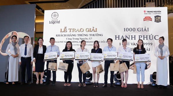 Trung Nguyên trao thưởng cho khách hàng trúng ô tô Toyota Vios Tính đến nay, đã có 94 khách hàng may mắn nhận giải Năng Lượng Hạnh Phúc (nhẫn vàng 9999) từ Trung Nguyên, G7