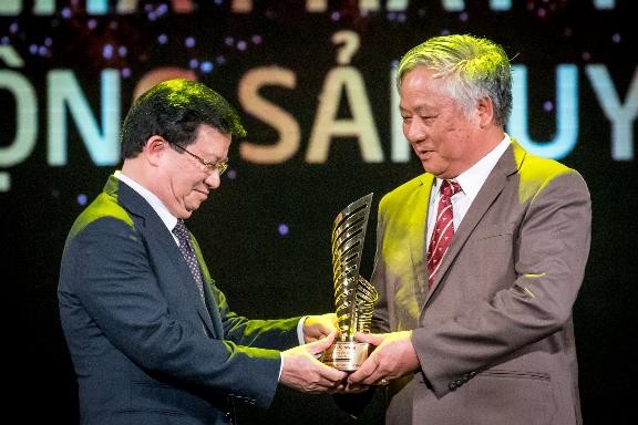 Ecopark nhận 2 giải lớn tại giải thưởng quốc gia BĐS VN 2018 Tổng Giám đốc Vihajico – Ecopark Ông Đào Ngọc Thanh (bên phải) nhận giải thưởng