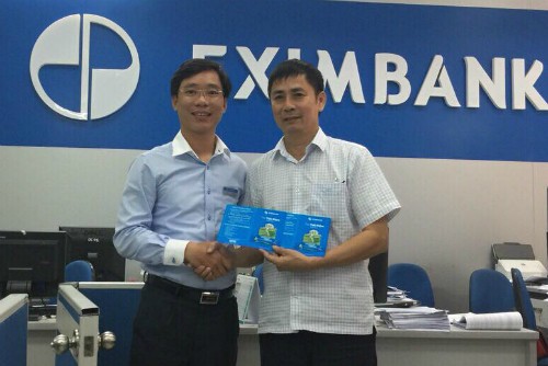Eximbank tạm ứng 28 tỷ cho một khách hàng trong vụ 50 tỷ đồng bốc hơi Ông Nguyễn Tiến Nam đã nhận tiền và gửi lại 10 tỷ đồng tiết kiệm tại Eximbank. Ảnh: PV.