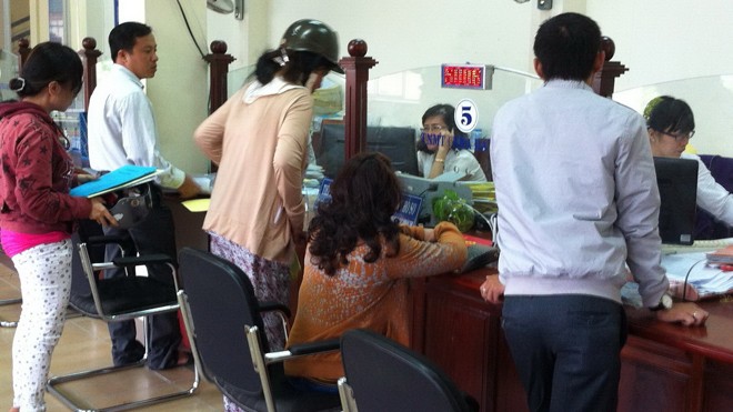 Vòng vèo đường đến một cửa Văn phòng một cửa tại trụ sở UBND quận Ninh Kiều. ẢNH: SÁU NGHỆ