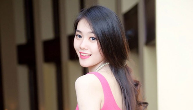 Linh Chi: Đãi…ngực Linh Chi: Đãi…ngực