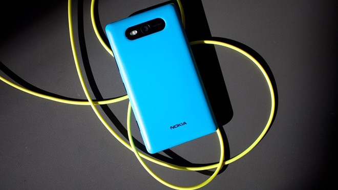 Nokia xả hàng Lumia 820 giá 3,8 triệu đồng Lumia 820 chính hãng được bán trở lại tại Việt Nam.