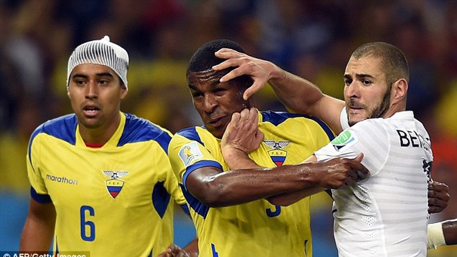 Kết thúc bảng E: Pháp kéo tay Thụy Sĩ đi tiếp Pháp đã bị Ecuador cầm hòa 0-0