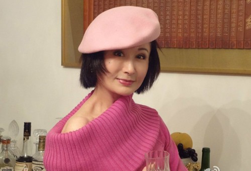 'Võ Tắc Thiên' 65 tuổi tự tin với phong cách búp bê Hình ảnh gần đây của Phan Nghinh Tử.