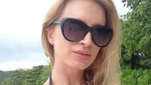 Siêu mẫu giết con trai rồi tự sát Người mẫu Eliza Kolodzie