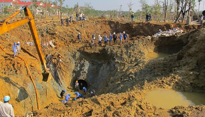 Vỡ đường ống nước sông Đà: Bộ Công an, Thanh tra Chính phủ vào cuộc Đường ống dẫn nước sông Đà liên tục bị vỡ