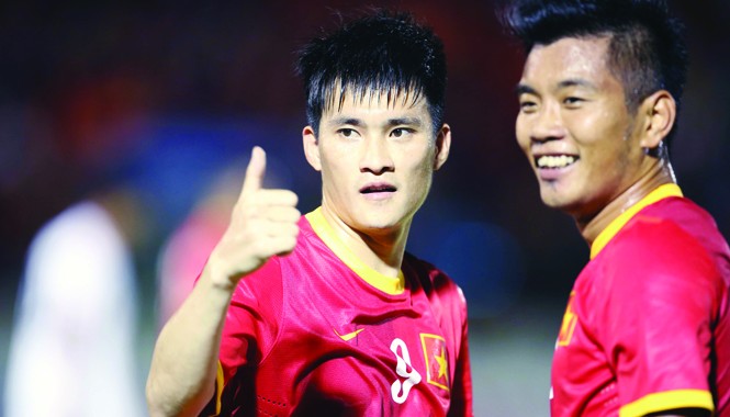 Tuyển Việt Nam khởi động chiến dịch AFF cup Dù là chủ nhà song Công Vinh và đồng đội không được xem là ứng viên nặng ký cho ngôi vô địch tại AFF cup năm nay. ảnh: VSI