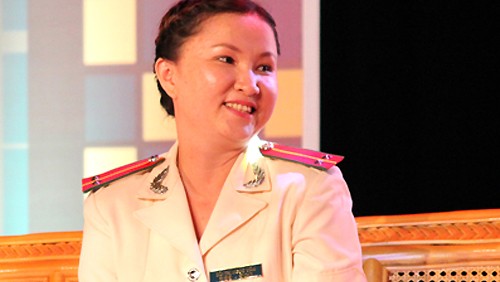 Gặp nữ trinh sát triệt phá đường dây bán dâm nghìn đô Trung uý Bùi Thị Ngọc Vân có nụ cười hiền hậu. Ảnh: Duy Trần.