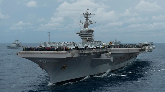 Mỹ điều thêm tàu sân bay đến châu Á Nhóm tàu sân bay do tàu USS Carl Vinson dẫn đầu hướng tới Thái Bình Dương. Ảnh: Aviationwa.org.au