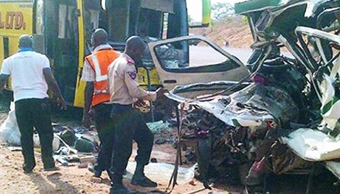 Xe tải đâm trực diện xe bus, 10 người thiệt mạng Vụ tai nạn thảm khốc tại Nigeria đã cướp đi sinh mạng của ít nhất 10 người