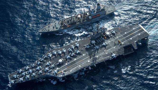 Vì sao Mỹ điều thêm tàu sân bay tới châu Á? Tàu sân bay USS Carl Vinson. Ảnh: Getty Images