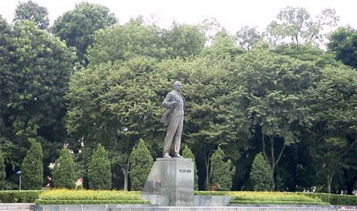 Báo cáo tổng thể về tượng đài Tượng đài Lênin tại Hà Nội.
