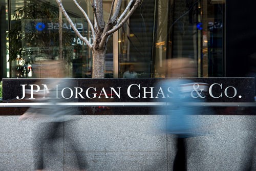Tin tặc Nga tấn công ngân hàng Mỹ? Mỹ cho biết ngân hàng JPMorgan Chase & Co có thể đã bị tin tặc Nga tấn công trong tháng này. Ảnh: Bloomberg